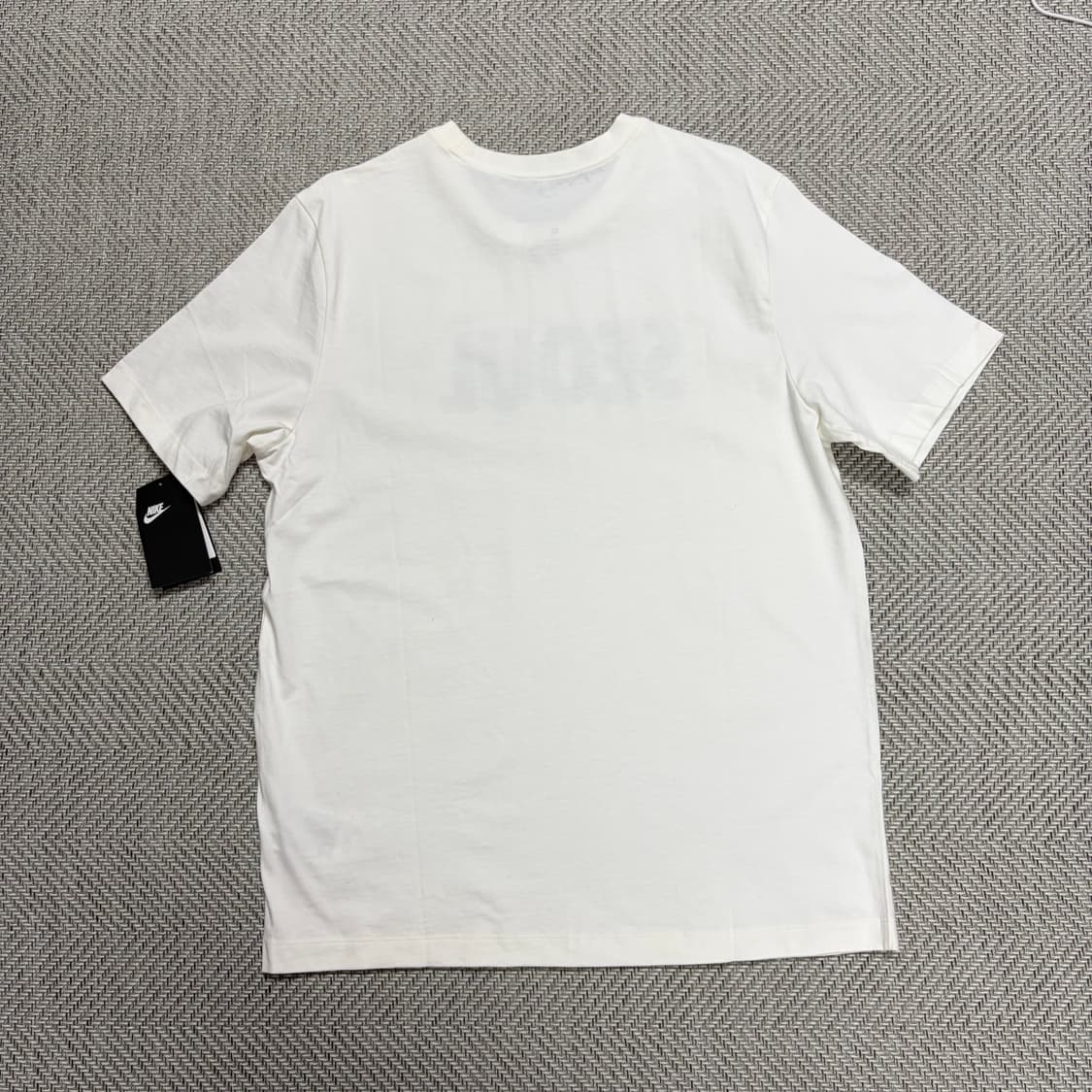 (XL)나이키 SEOUL 리미티드 반팔티 상품이미지2