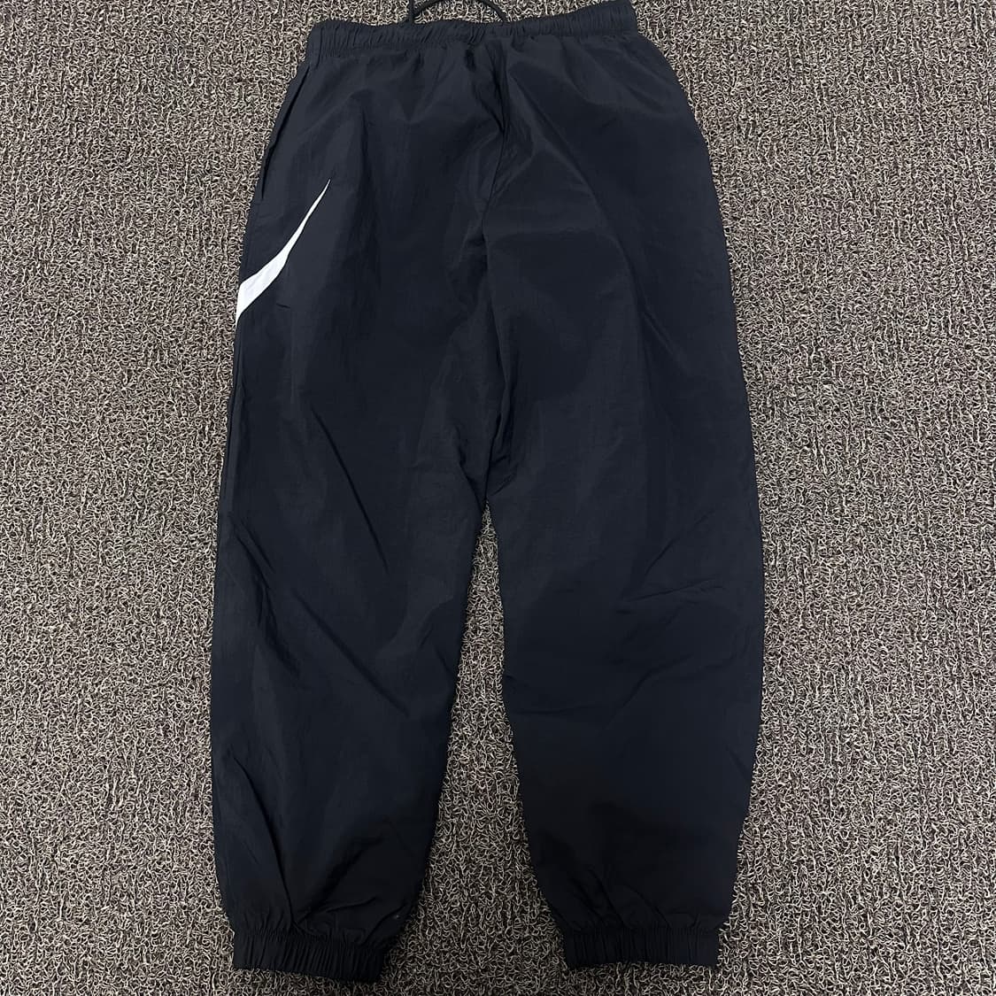 NIKE 스우시 나일론 조거팬츠 운동복 바지 블랙 M 상품이미지4