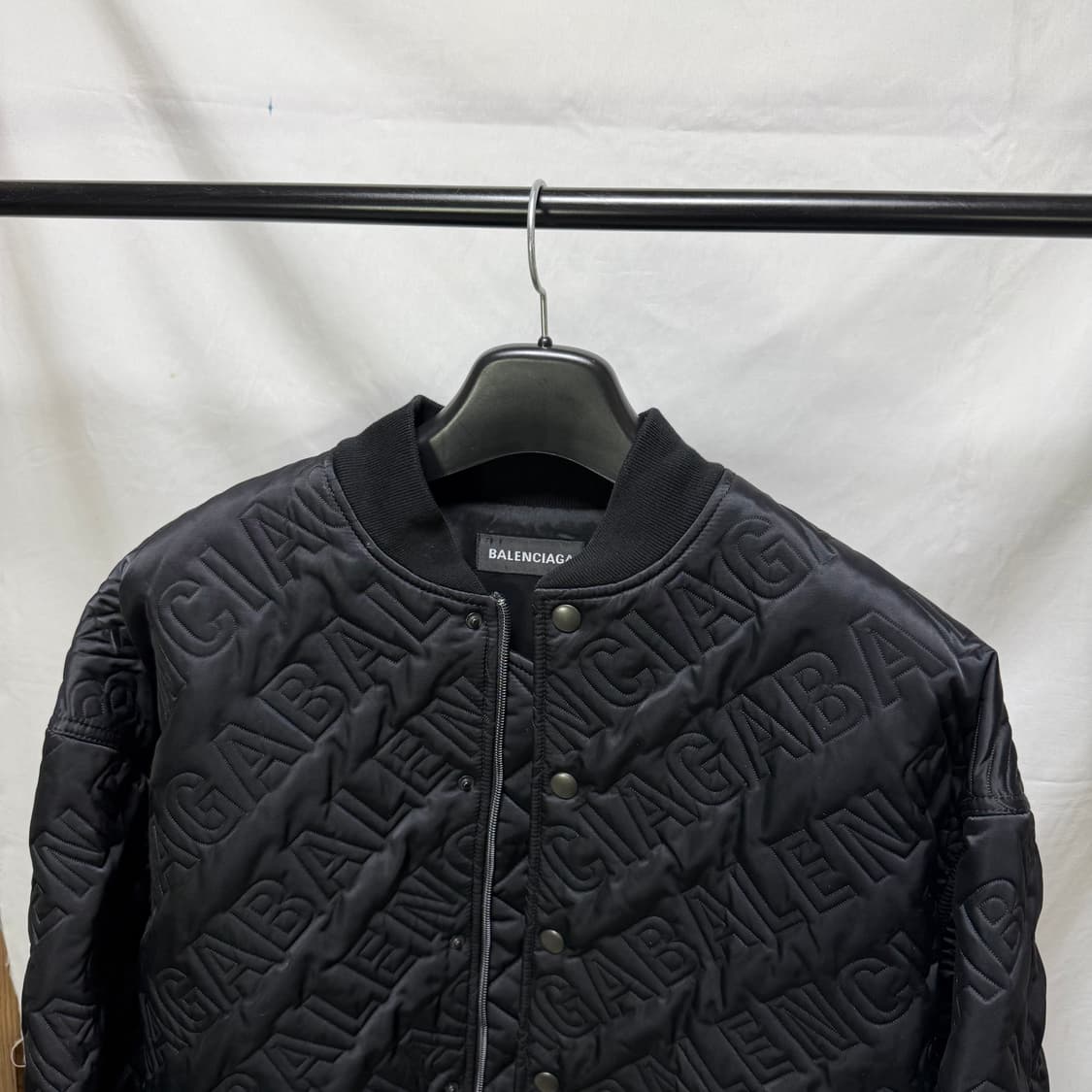 발렌시아가 멀티로고 퀼팅 봄버 자켓 상품이미지2