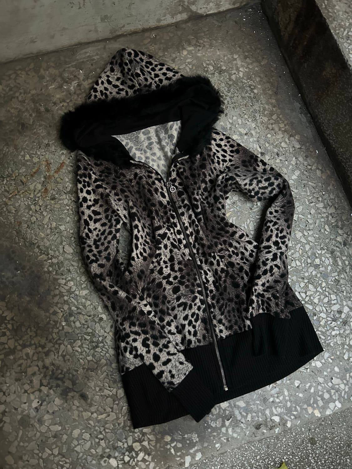 2000s VTG 레오파드 울프죠 퍼 후드집업 상품이미지1