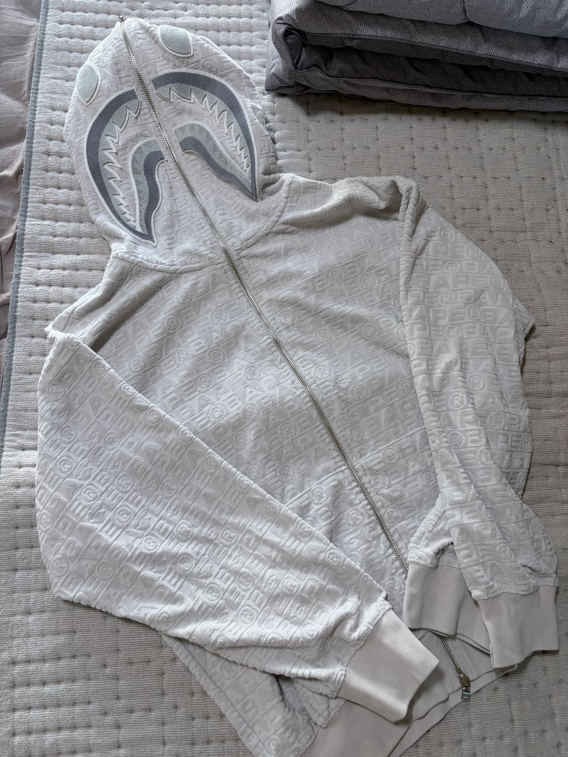 베이프 럭스 스포츠 샤크 후드집업 상품이미지3