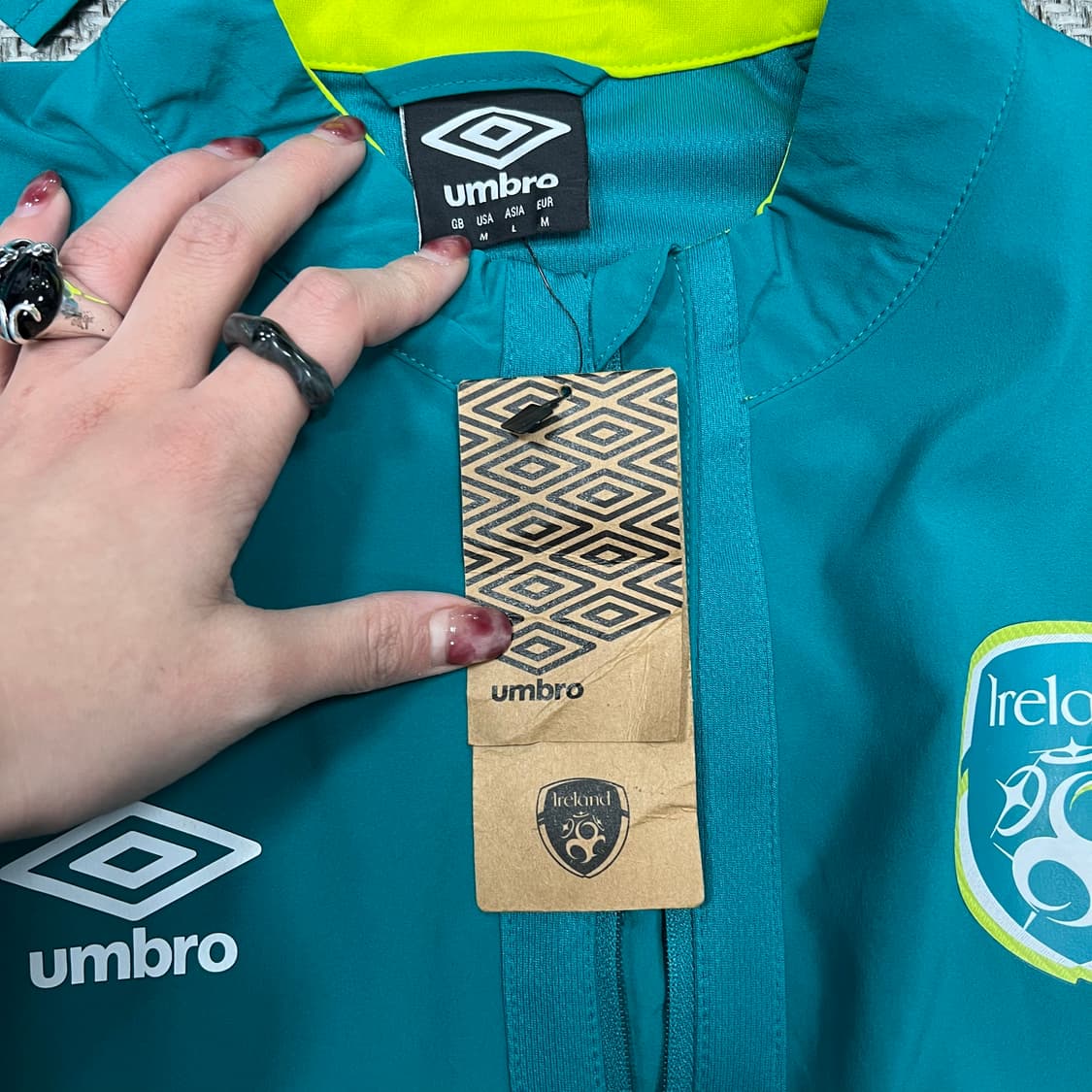 엄브로 아일랜드 바람막이 v0720 상품이미지6