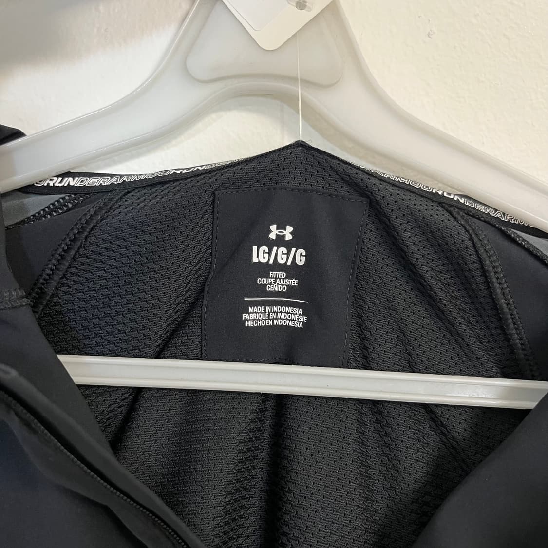 Under Armour running windbreaker 상품이미지6