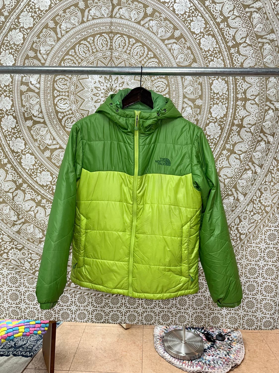 노스페이스 라임 배색 패딩  상품이미지3