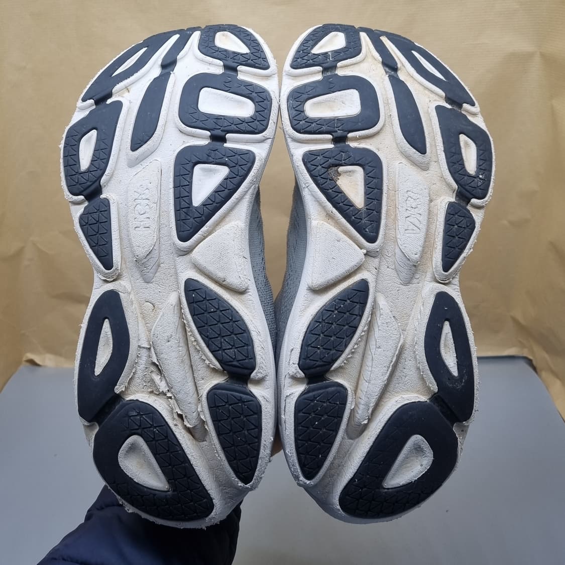 호카 본디8 남성런닝화280 상품이미지3