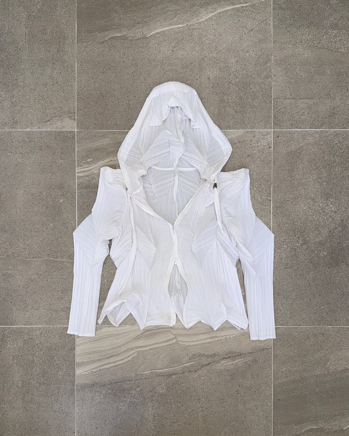 White geometric pleats two way 후드집업 상품이미지1