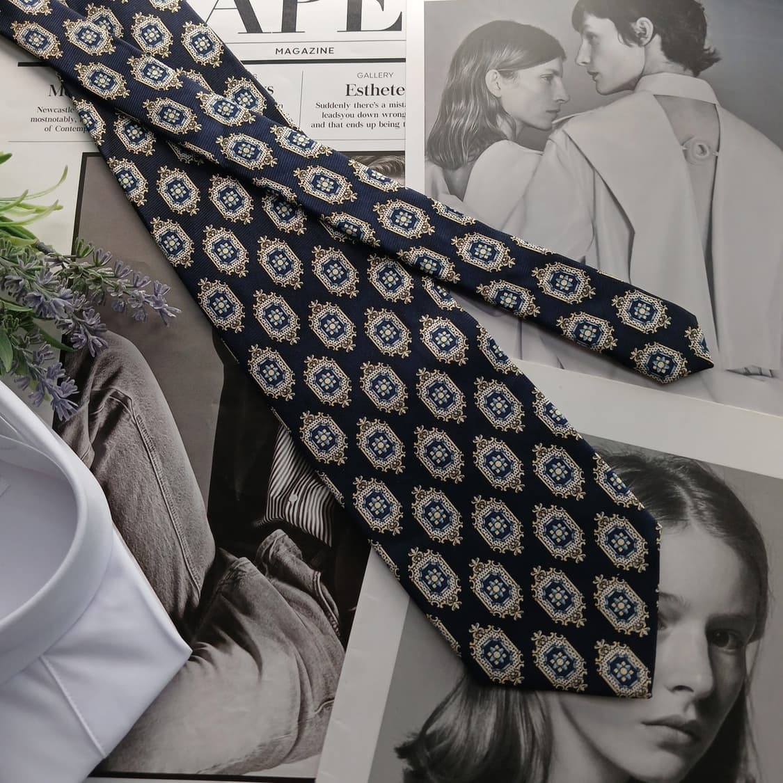 니나리치 실크 네이비 오벌 패턴 넥타이 9.7cm A+등급 A18669
 상품이미지3