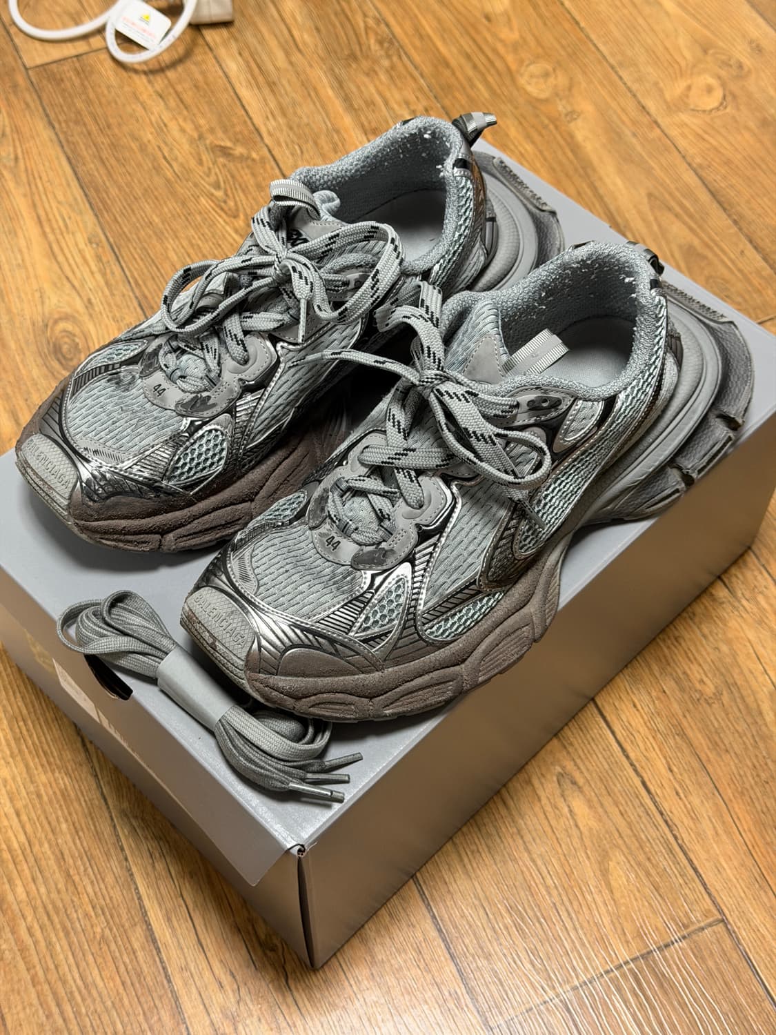 [44] 발렌시아가 3XL 원아웃 그레이 실버 상품이미지2