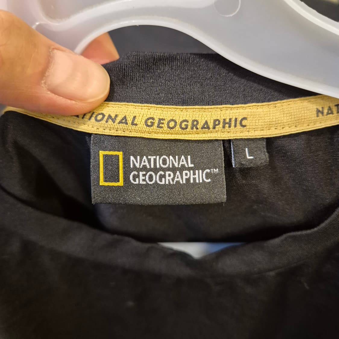 L 내셔널지오그래픽 블랙 기능성 반팔티셔츠  상품이미지3