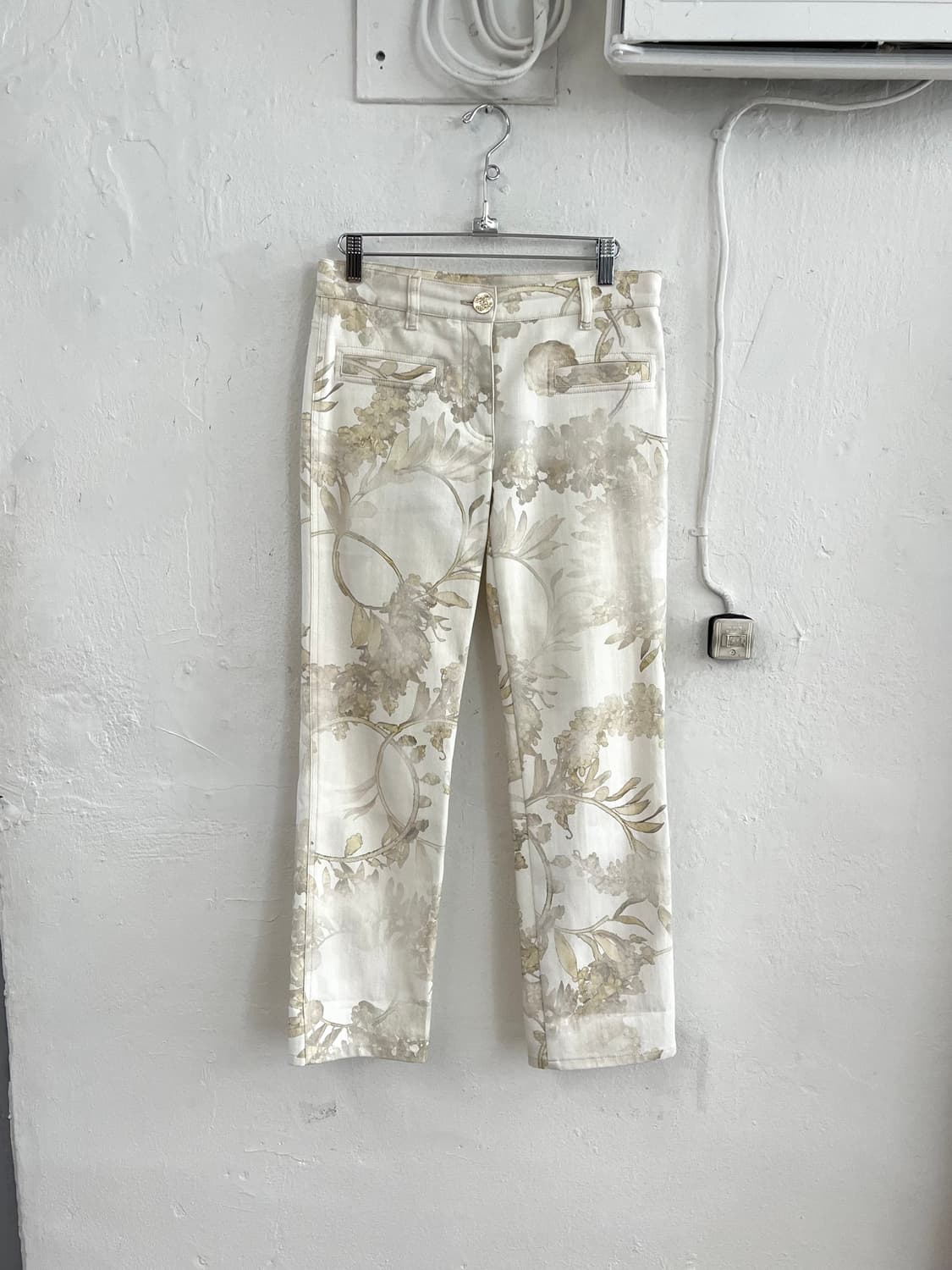 샤넬 2018SS 컬렉션 로우라이즈 플라워 데님 팬츠 상품이미지1