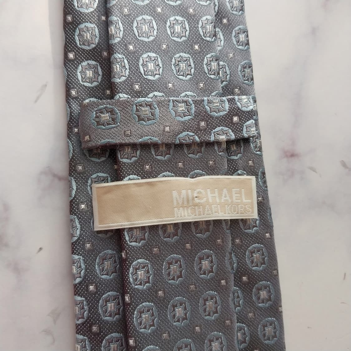 마이클코어스 실크 그레이 패턴 넥타이 8.3cm A+등급 K2129 상품이미지5
