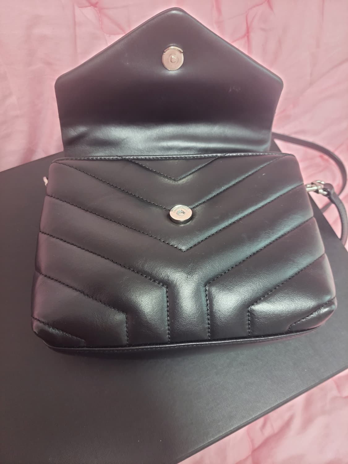 정품)급처상태좋음!생로랑 토이 루루백 블랙 YSL마틀라쎄은장 가방크로스백 상품이미지4