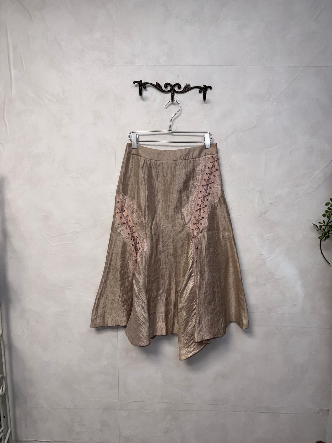 Indi pink satin fairy laceup unbal skirt 상품이미지5