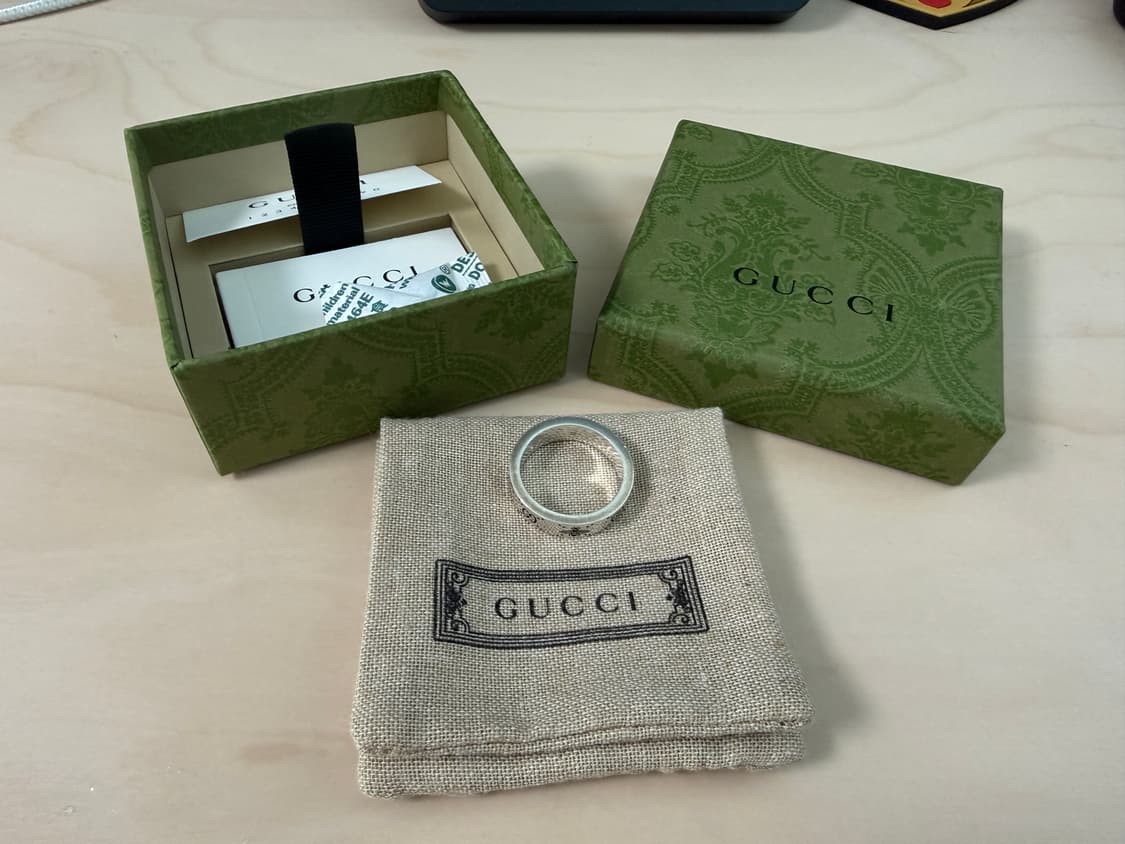 구찌 반지 비 인그레이브드 링 6mm 25호 팝니다. 상품이미지1