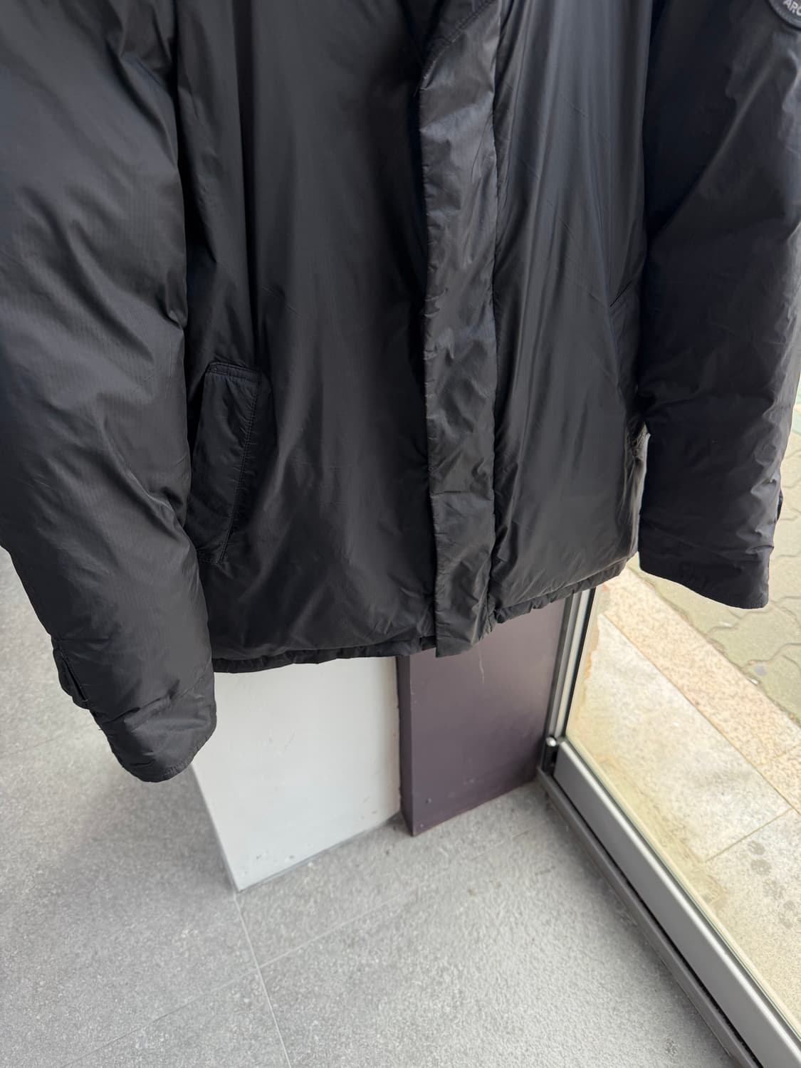 L/ 캐나다구스 신형 블랙패치 나일론 다운 패딩 상품이미지3