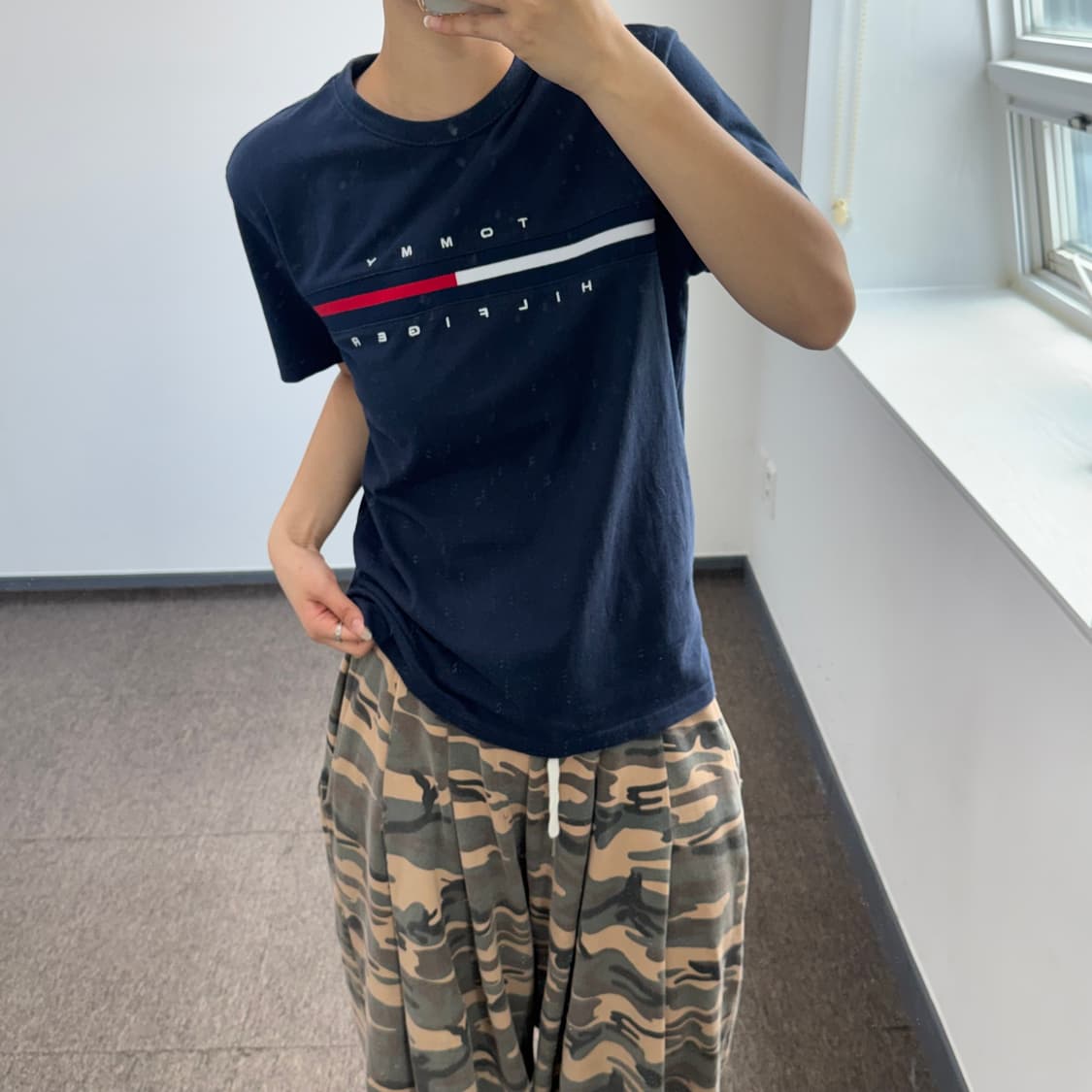 Tommy Hilfiger 타미힐피거 네이비 반팔 상품이미지2