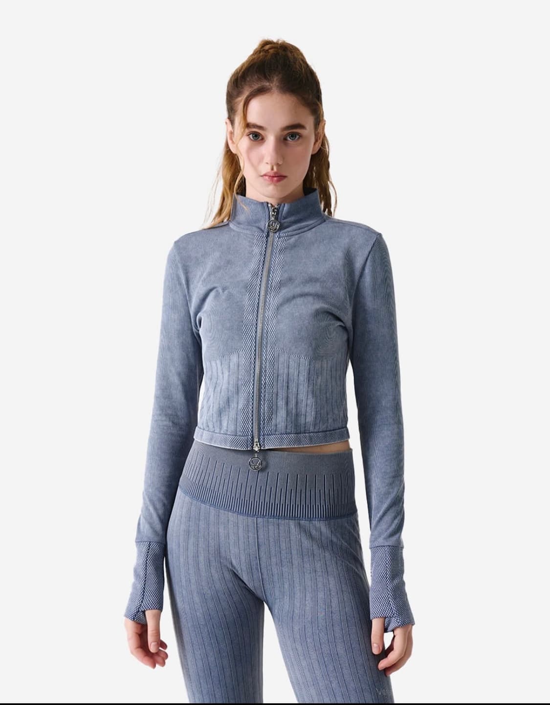 베리시 어텀나잇 부츠컷 트레이닝 세트 상품이미지1