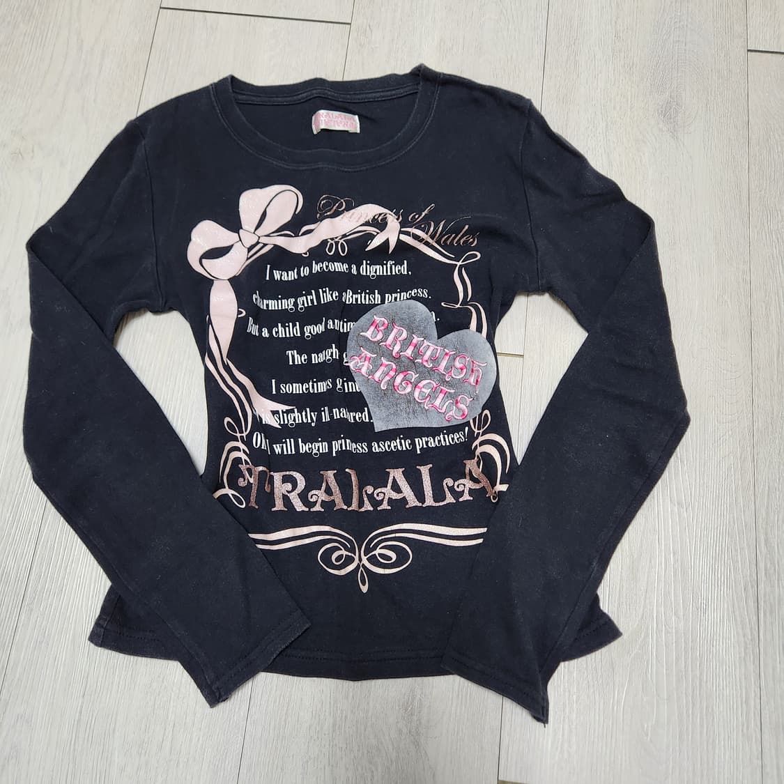 유일매물 TRALALA 00s 브리티시 엔젤 긴팔 티셔츠 상품이미지1