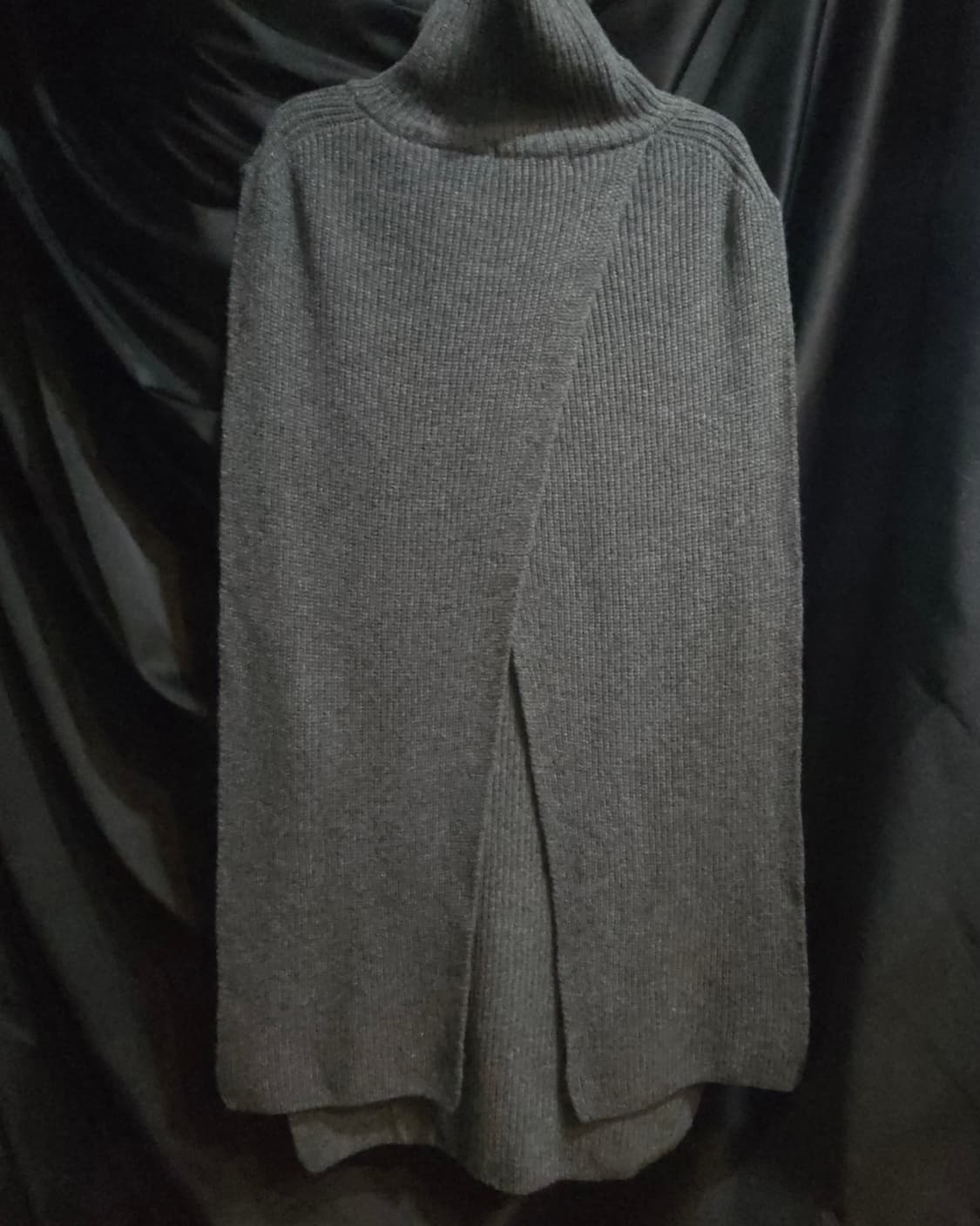 듀엘 터틀넥 케이프 숄 니트 베스트 상품이미지2