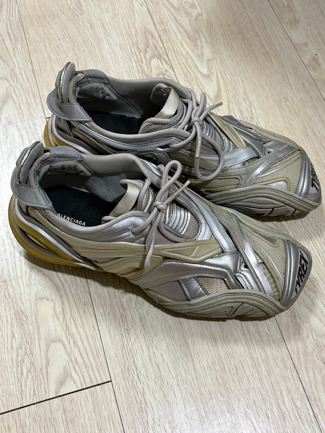 발렌시아가 타이렉스 43사이즈 상품이미지2