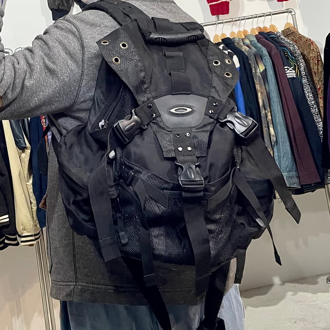 Oakley 오클리 메탈로고 테크니컬 백팩 상품이미지1