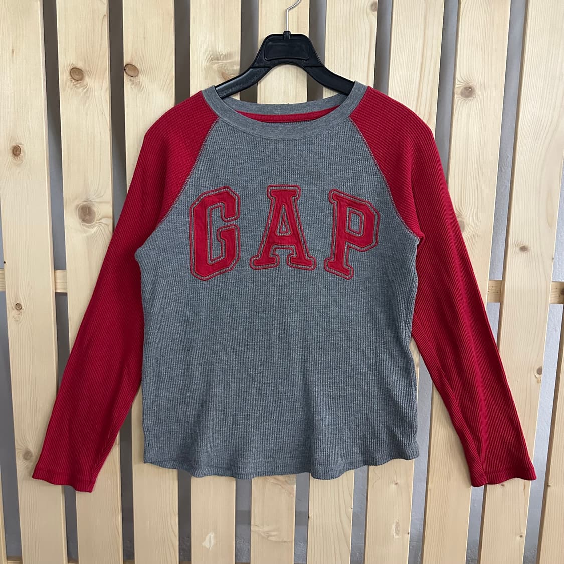 (S) GAP 갭 나그랑 긴팔 티셔츠 그레이 레드 상품이미지1