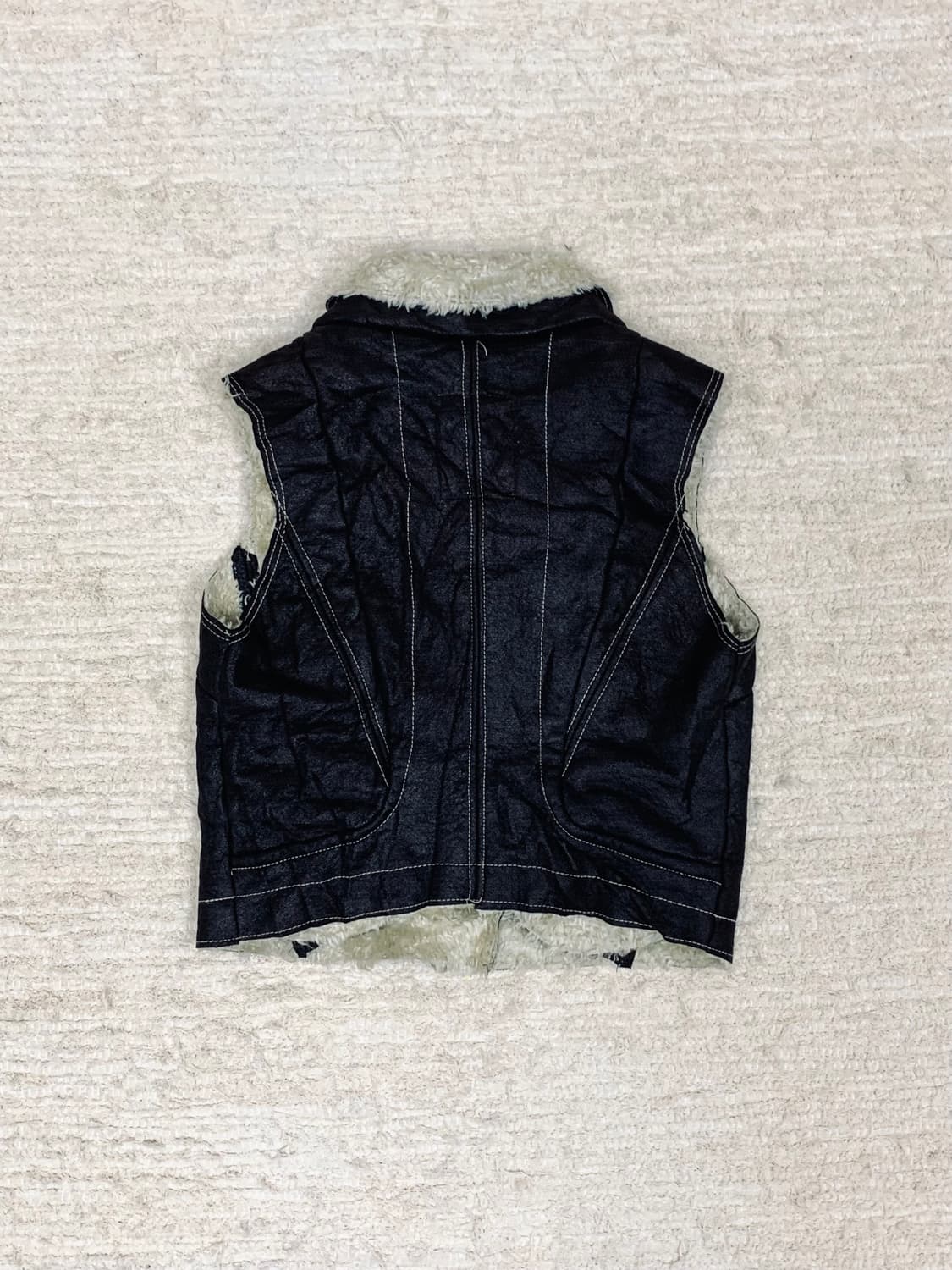 Deep Charcoal Shearling Vest 상품이미지2