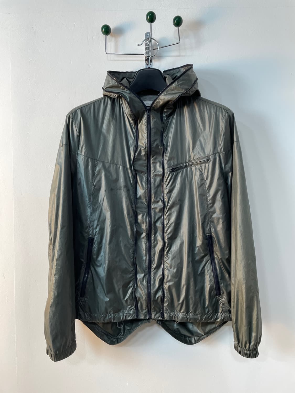 솔리드 옴므 글로시 풀 집업 바람막이  상품이미지2