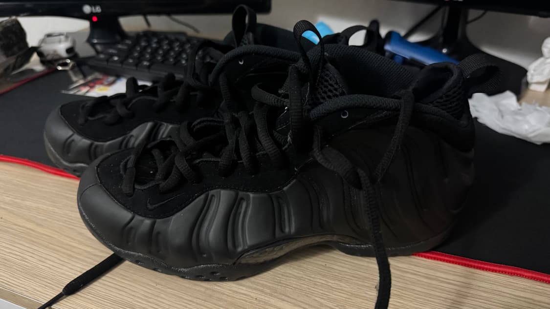 나이키 에어 폼포짓 원 블랙 앤트러사이트 상품이미지2