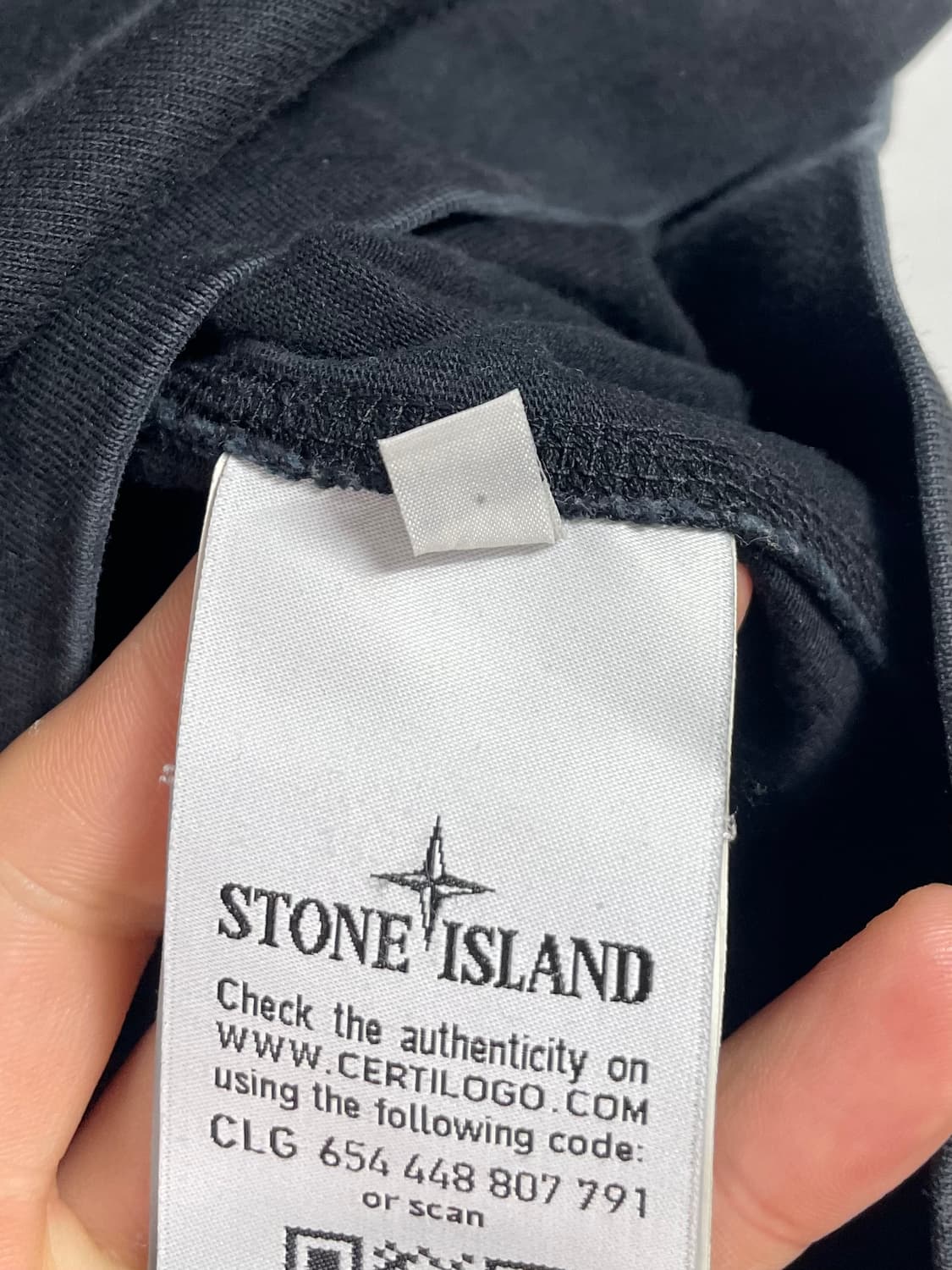 스톤아일랜드 와펜 라운드 맨투맨(on.600) 상품이미지6