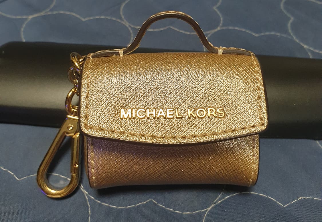 마이클코어스 금박 에어팟프로 케이스 상품이미지1