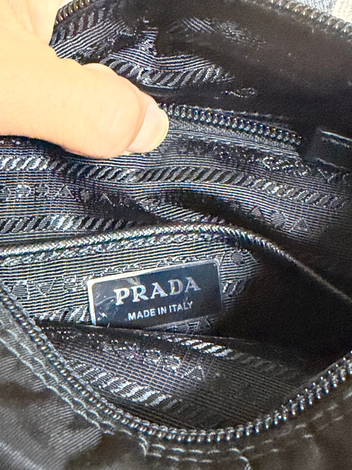 프라다 벨라 삼각로고 포켓 숄더백 (1BD994 RV44 F0002) 상품이미지4