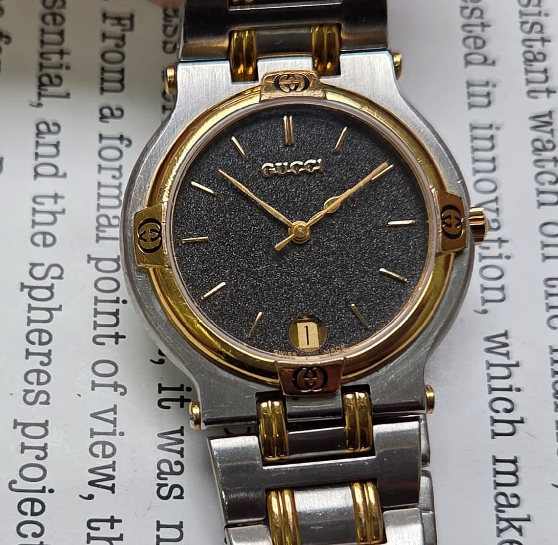 빈티지 구찌 클래식 9000M 스톤그레이 다이얼 콤비 쿼츠 남성용 브레이 상품이미지10