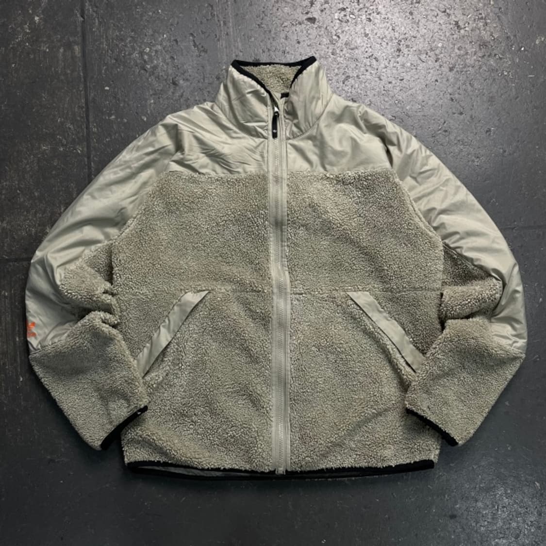 105 아디다스 뽀글이 후리스  상품이미지1