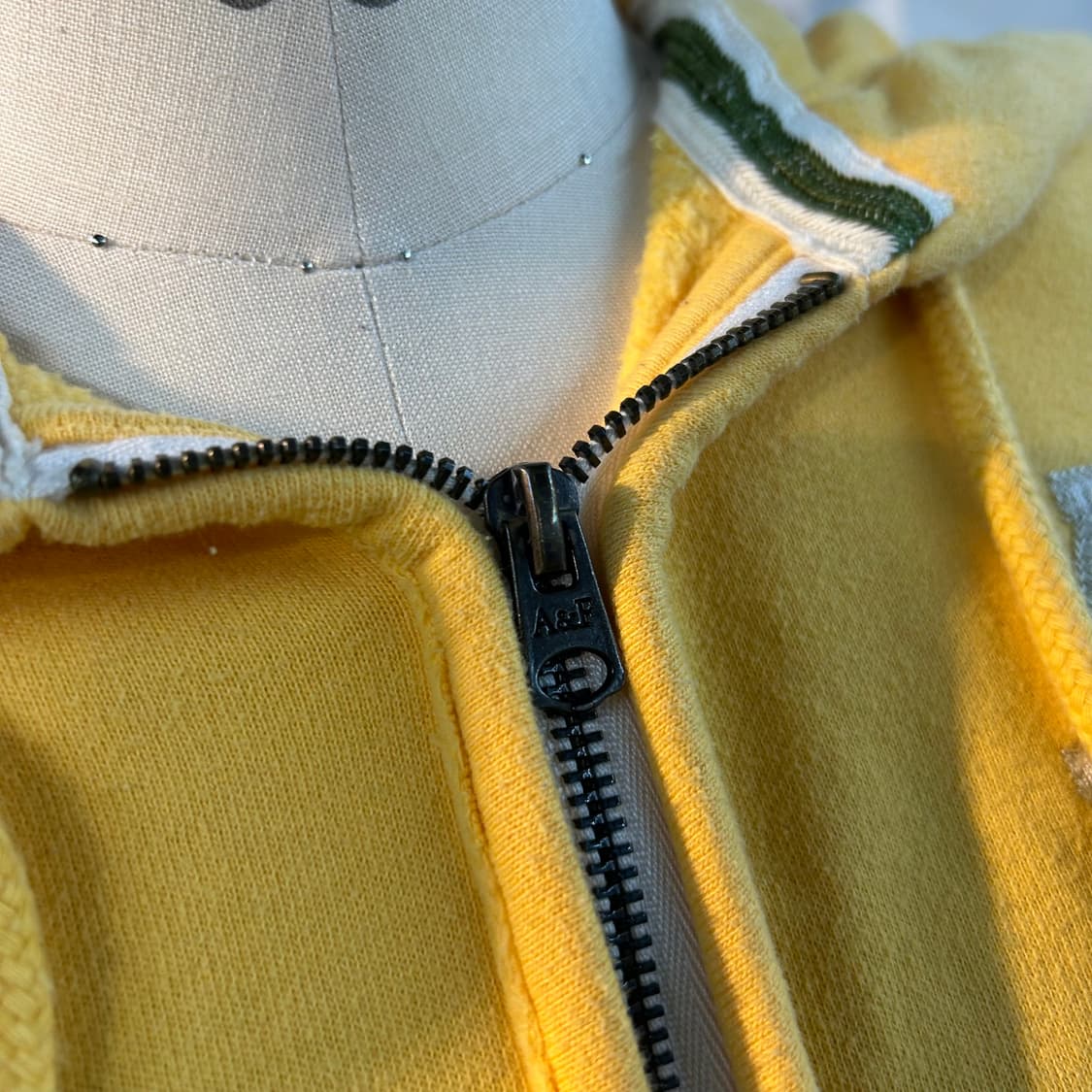 Abecrombie Yellow Zip-Up Hoodie 상품이미지6