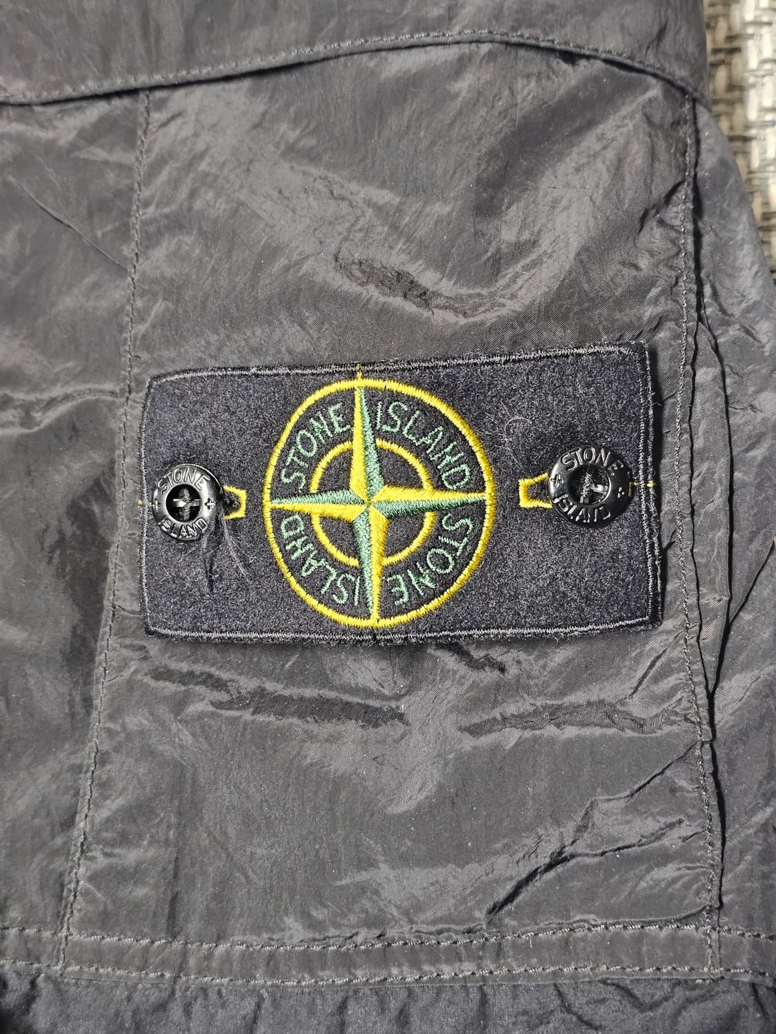 스톤아일랜드 나일론 메탈 조거 팬츠 상품이미지4