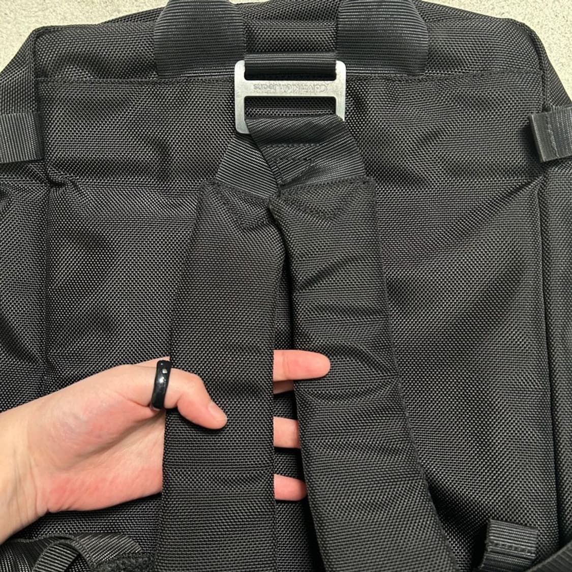 캘빈클라인진 블랙 컬러 백팩 상품이미지5