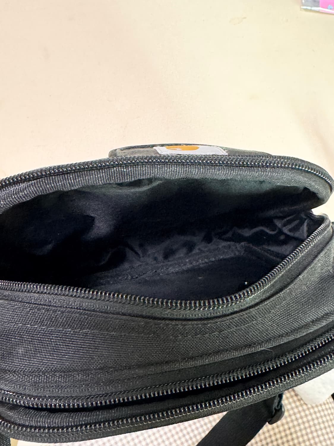 칼하트 에센셜 가방 블랙 상품이미지3