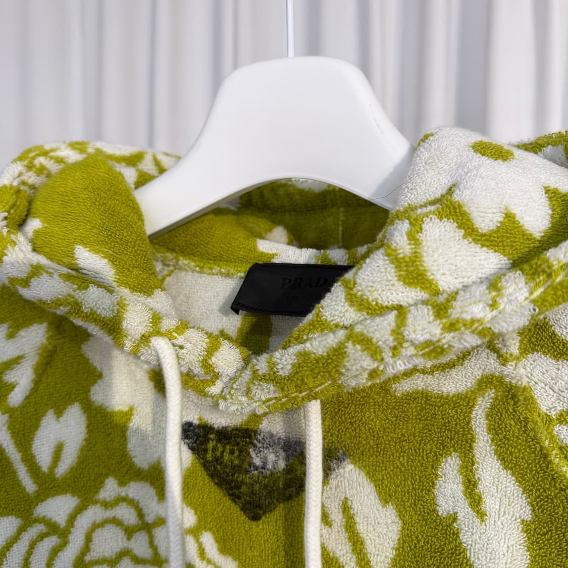 (105) 프라다 플라워 테리 삼각로고 후드티 상품이미지3