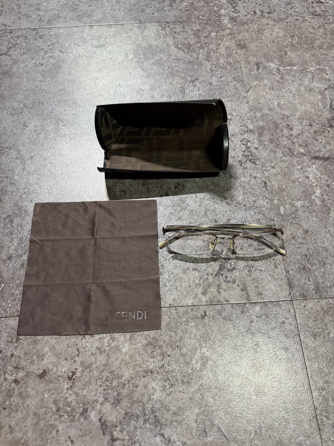 펜디 반무테 풀박스 상품이미지2