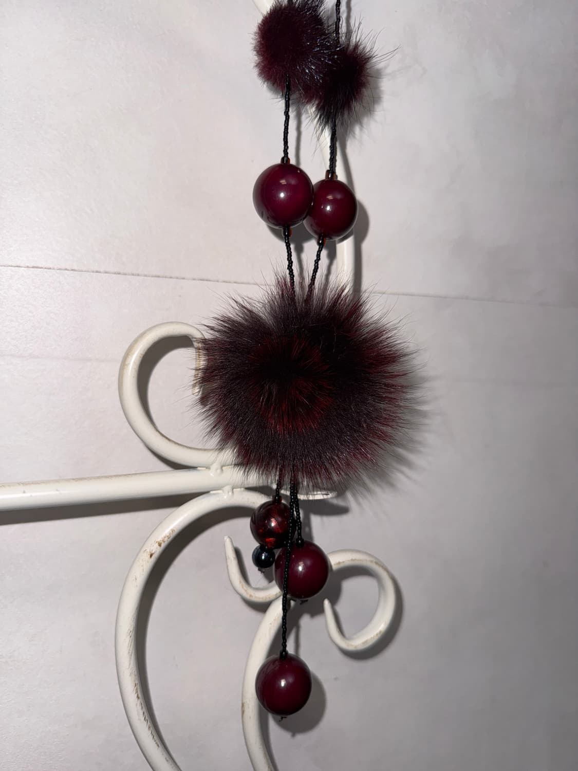Burgundy fur ball beads necklace  상품이미지5