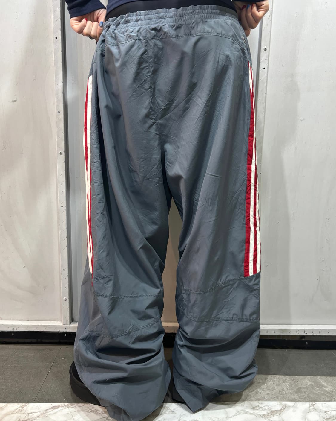 90s ADIDAS 그레이&레드 나일론 트랙 팬츠 상품이미지3