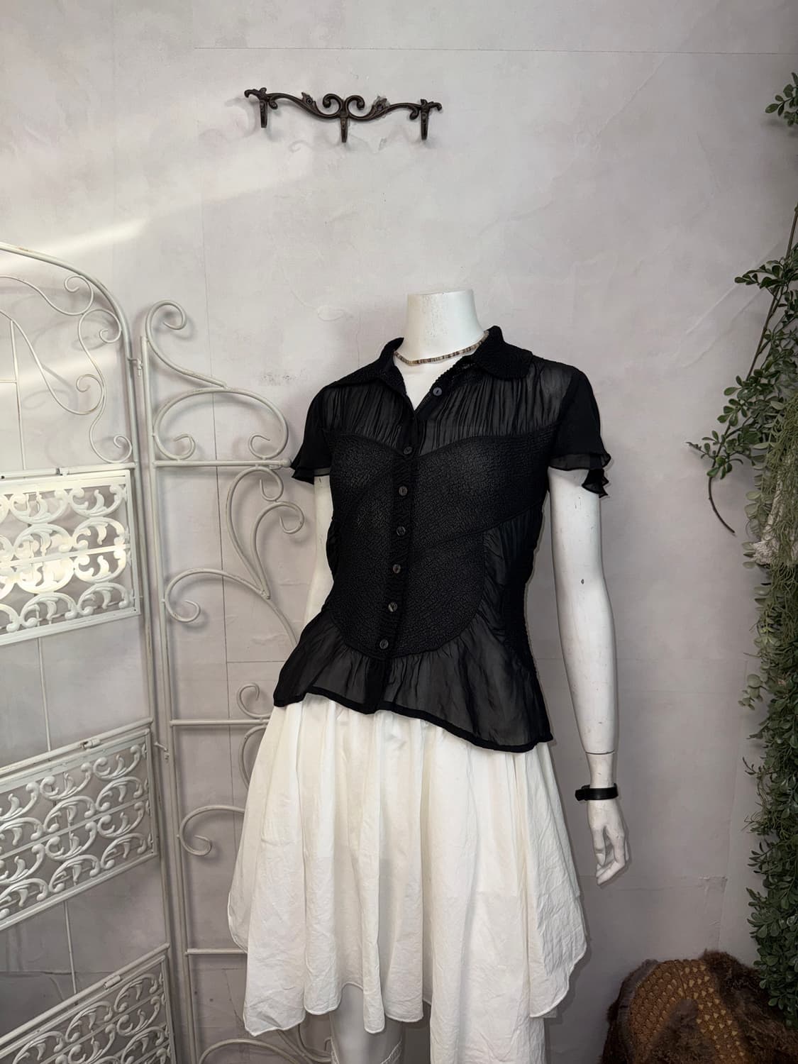 Black shirring chiffon button blouse  상품이미지4