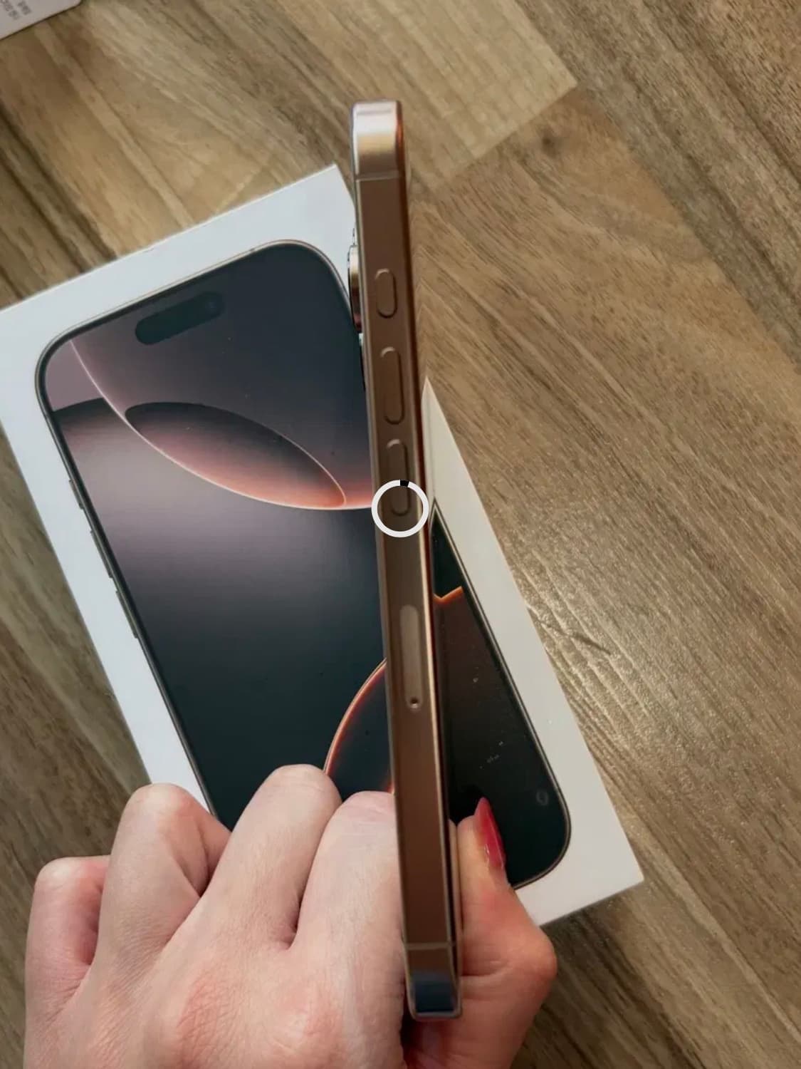 아이폰16pro 256GB 데저트티타늄 상품이미지6