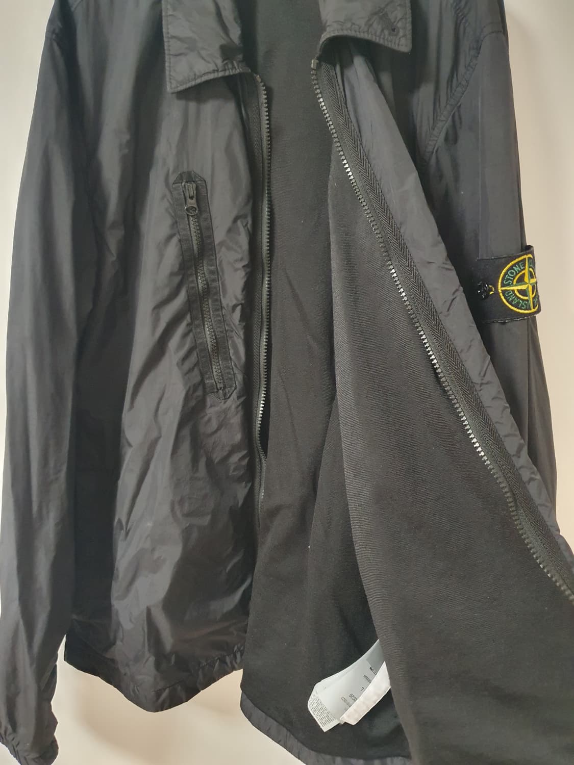 스톤아일랜드 21FW 크링클랩스 경량 패딩(블랙,L) 상품이미지3