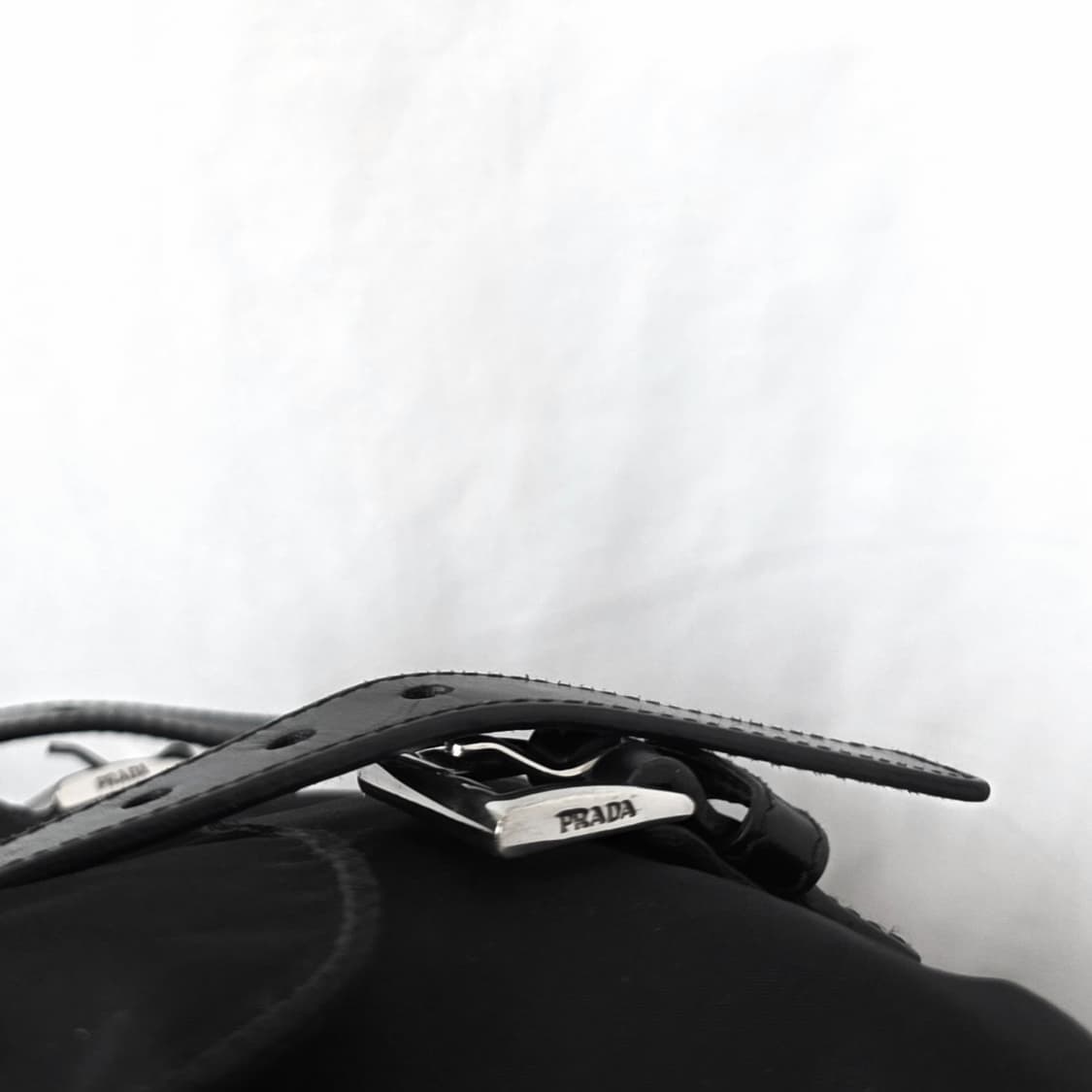 [정품 PRADA] 프라다 사이드 투포켓 남성 크로스백 메신저백 상품이미지4