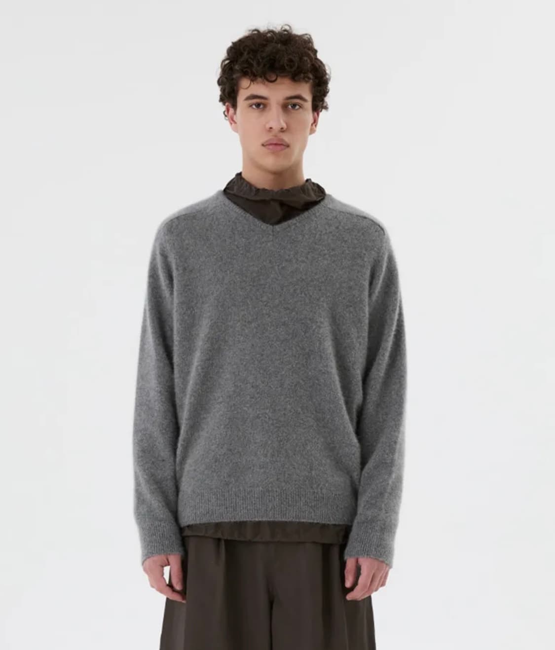 아모멘토 라쿤 브이넥 니트 차콜 s 상품이미지1