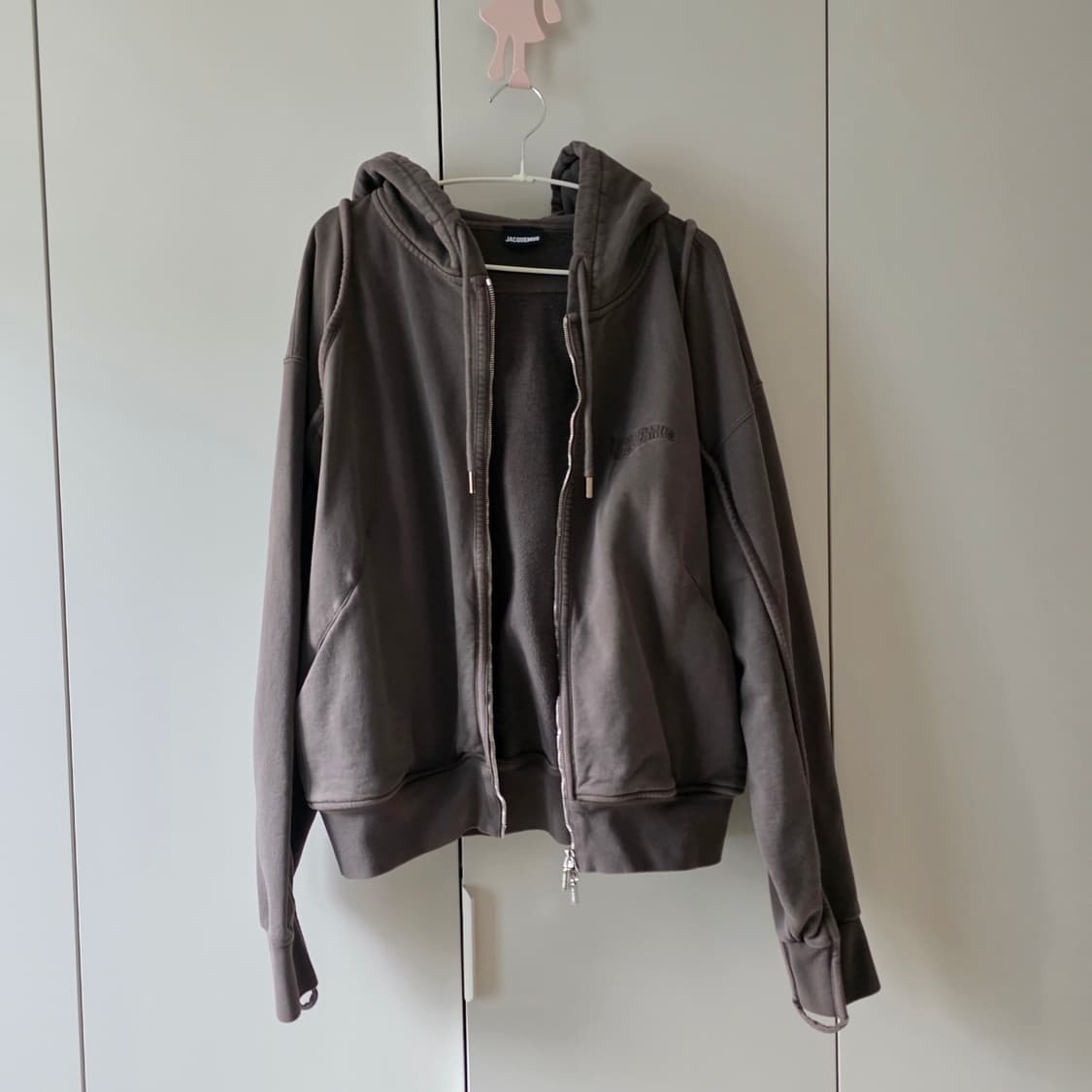 자크뮈스 후드집업 다크브라운 L 상품이미지2