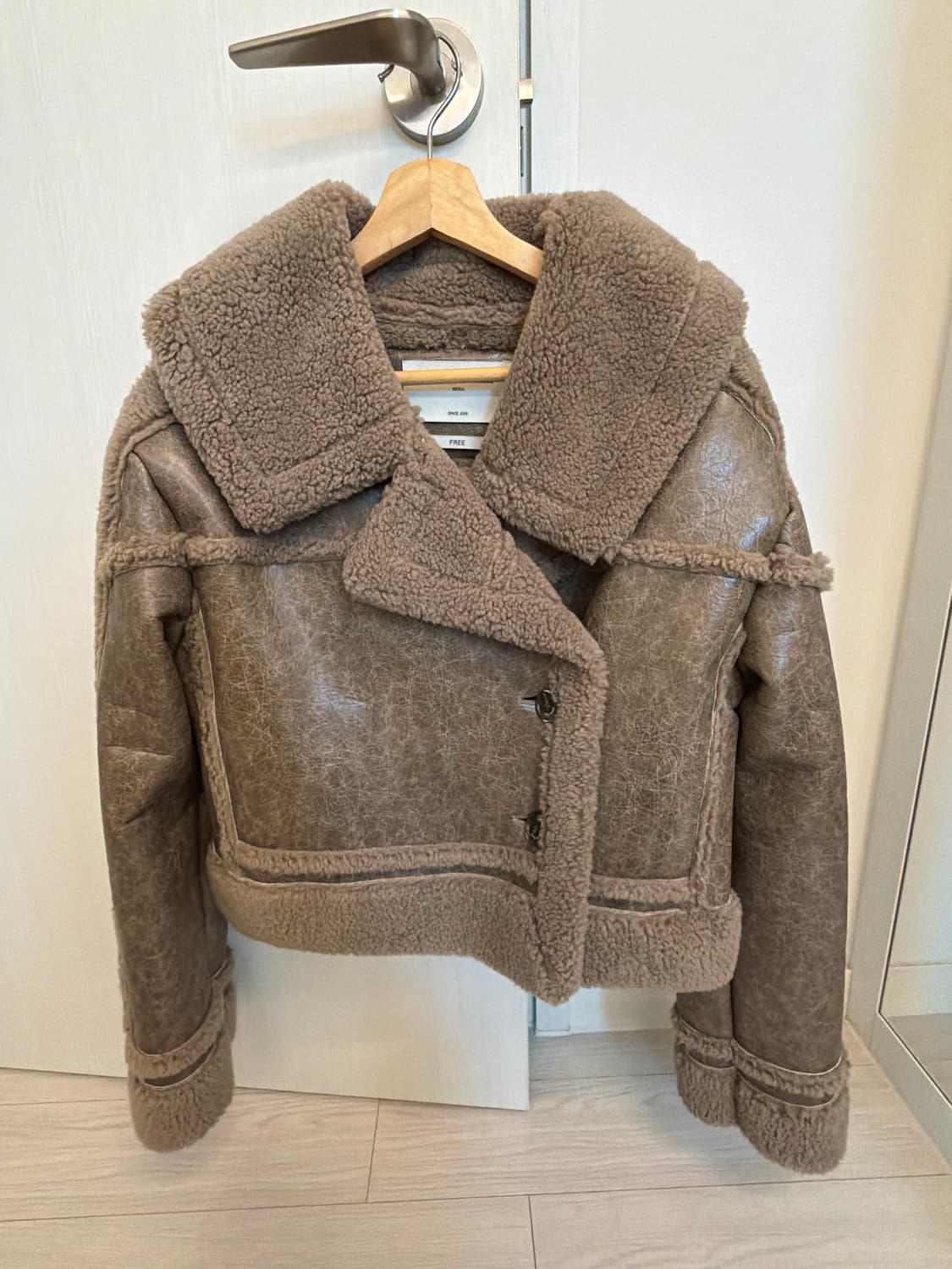 마뗑킴 무스탕 상품이미지1