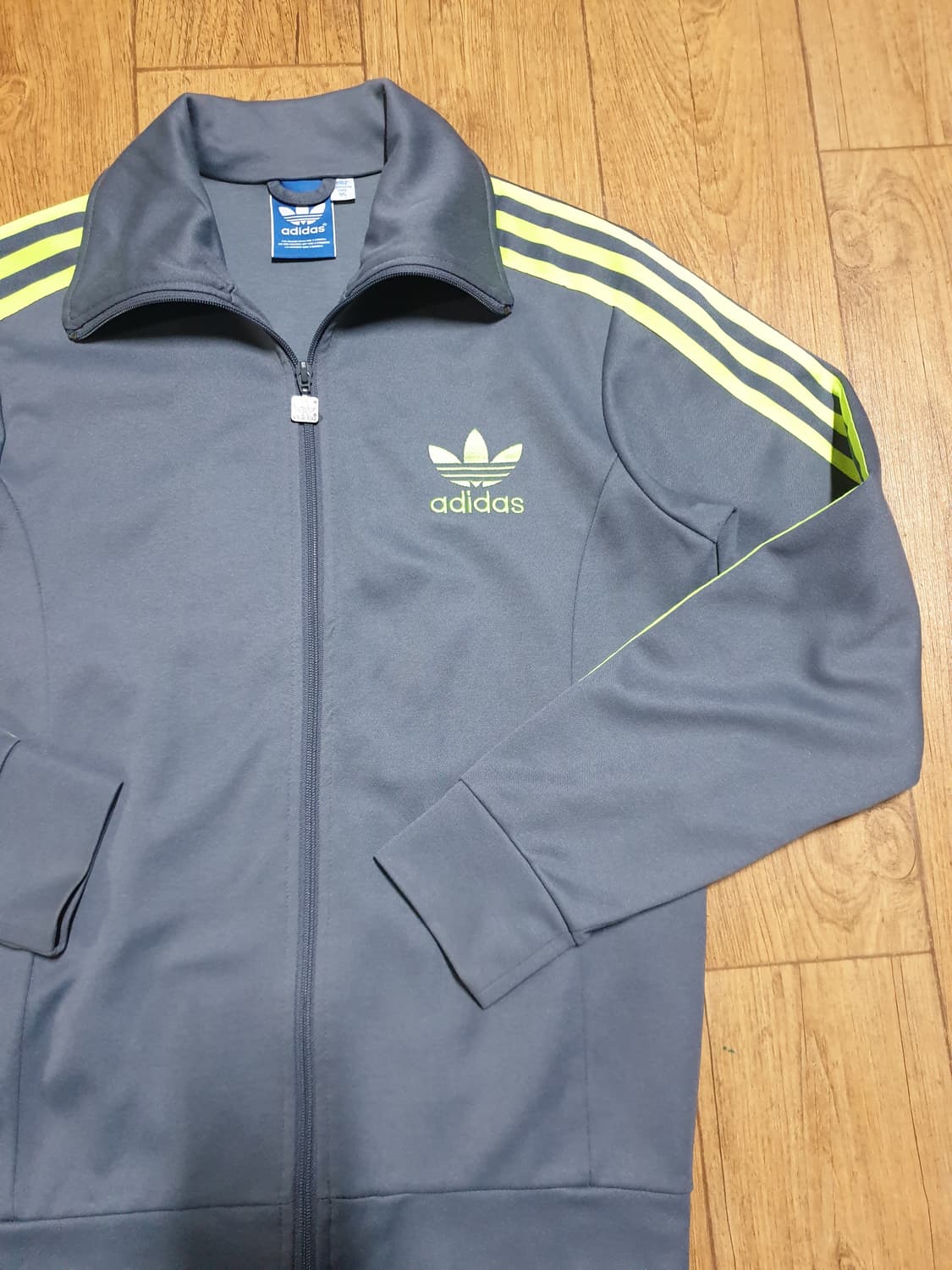 1184 아디다스 운동복 집업 95 사이즈입니다 상품이미지3